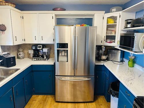 630 10 Street, Fort Macleod, AB - Indoor Photo Showing Kitchen