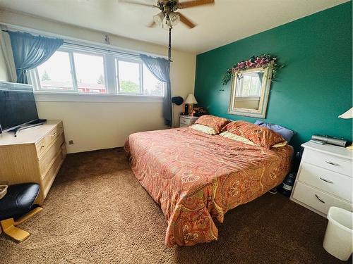 630 10 Street, Fort Macleod, AB - Indoor Photo Showing Bedroom