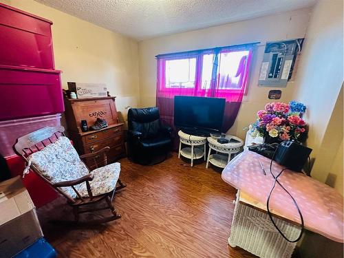 630 10 Street, Fort Macleod, AB - Indoor Photo Showing Other Room