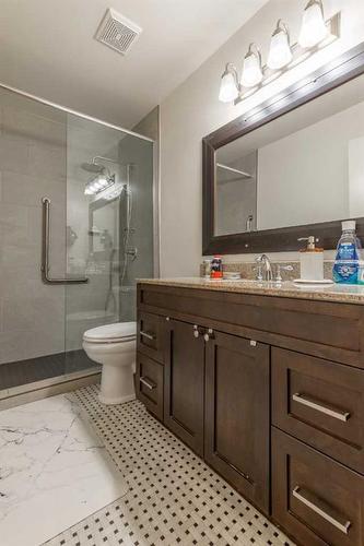 1505 Cedar Place South, Lethbridge, AB - Indoor Photo Showing Bathroom