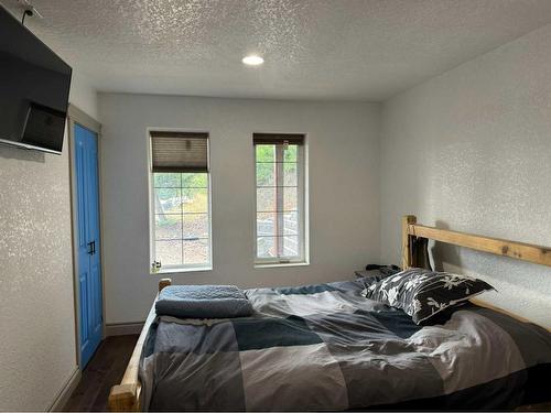 5414 Range Road 2-1A, Rural Pincher Creek No. 9, M.D. Of, AB - Indoor Photo Showing Bedroom