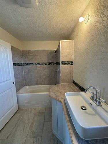 5414 Range Road 2-1A, Rural Pincher Creek No. 9, M.D. Of, AB - Indoor Photo Showing Bathroom