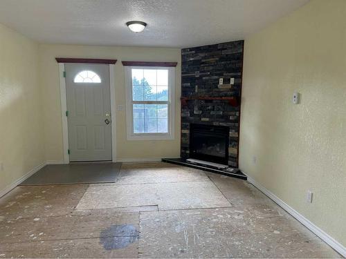 5414 Range Road 2-1A, Rural Pincher Creek No. 9, M.D. Of, AB - Indoor With Fireplace