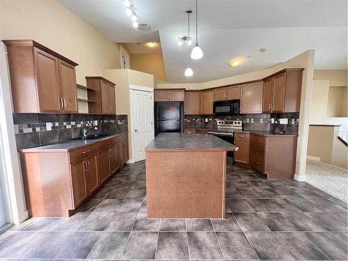 188 Riverstone Boulevard West, Lethbridge, AB - Indoor Photo Showing Kitchen With Double Sink