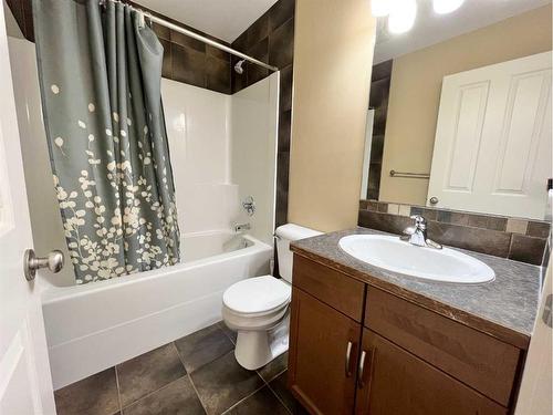 188 Riverstone Boulevard West, Lethbridge, AB - Indoor Photo Showing Bathroom