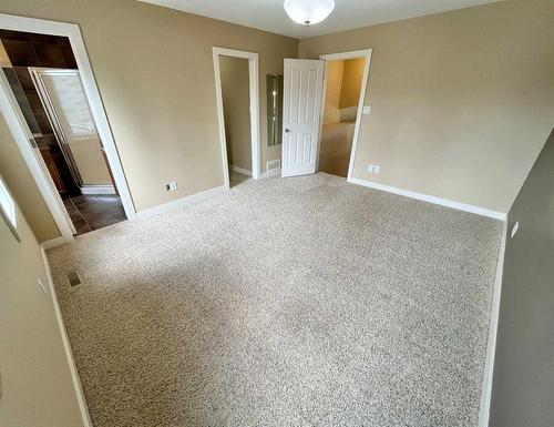 188 Riverstone Boulevard West, Lethbridge, AB - Indoor Photo Showing Other Room