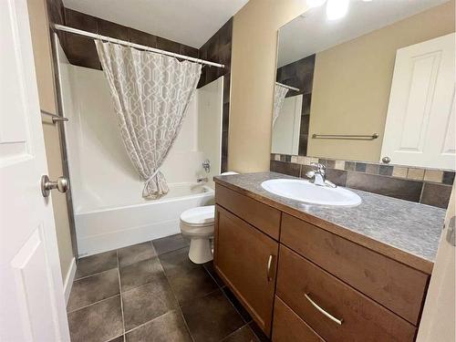 188 Riverstone Boulevard West, Lethbridge, AB - Indoor Photo Showing Bathroom