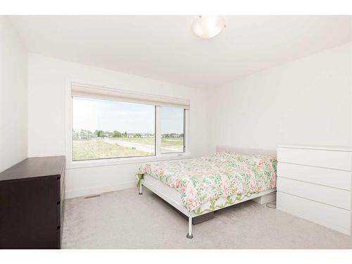 2709 44 Street South, Lethbridge, AB - Indoor Photo Showing Bedroom