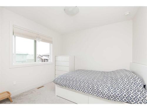 2709 44 Street South, Lethbridge, AB - Indoor Photo Showing Bedroom