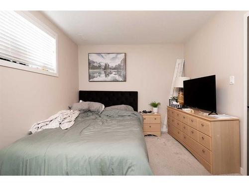 882 Greywolf Run North, Lethbridge, AB - Indoor Photo Showing Bedroom