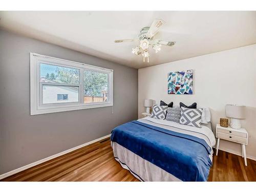 1513 9 Avenue North, Lethbridge, AB - Indoor Photo Showing Bedroom