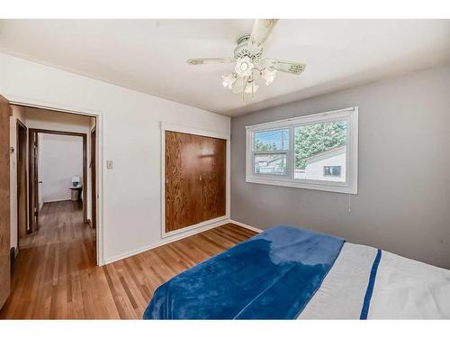 1513 9 Avenue North, Lethbridge, AB - Indoor Photo Showing Bedroom