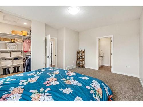 417 Sundance Place, Coalhurst, AB - Indoor Photo Showing Bedroom