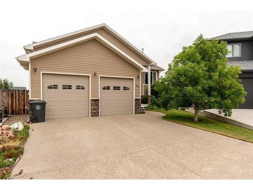 417 Sundance Place, Coalhurst, AB - Outdoor