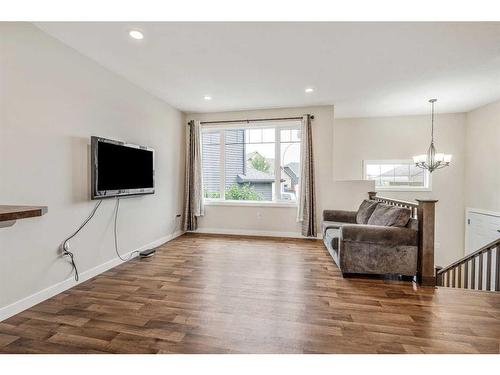 417 Sundance Place, Coalhurst, AB - Indoor Photo Showing Living Room