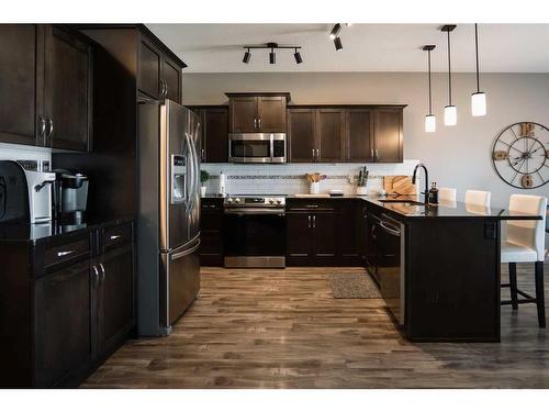 639 Keystone Chase West, Lethbridge, AB - Indoor Photo Showing Kitchen With Stainless Steel Kitchen With Upgraded Kitchen