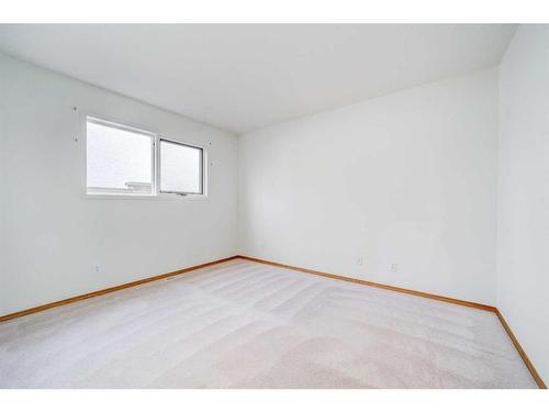 230 Mcmaster Boulevard West, Lethbridge, AB - Indoor Photo Showing Other Room