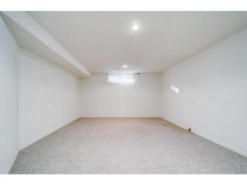 230 Mcmaster Boulevard West, Lethbridge, AB - Indoor