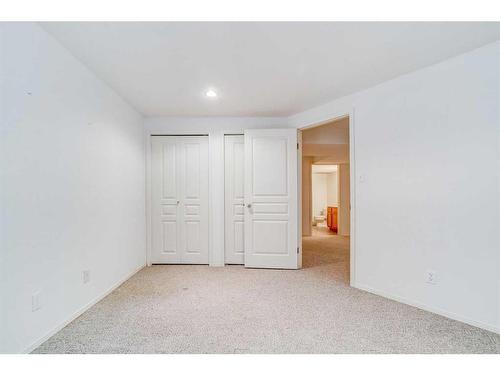 230 Mcmaster Boulevard West, Lethbridge, AB - Indoor Photo Showing Other Room