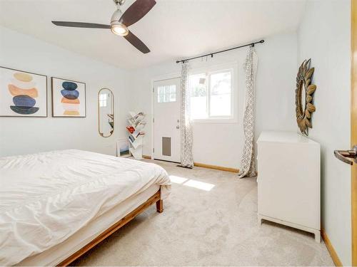 1803 22 Street South, Lethbridge, AB - Indoor Photo Showing Bedroom