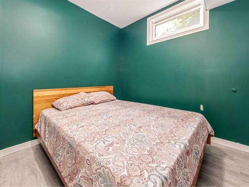 1803 22 Street South, Lethbridge, AB - Indoor Photo Showing Bedroom