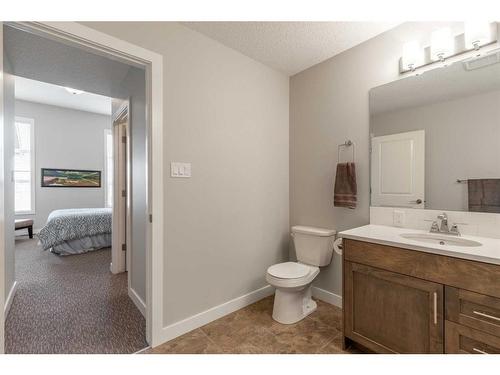 4-53 Aquitania Circle West, Lethbridge, AB - Indoor Photo Showing Bathroom