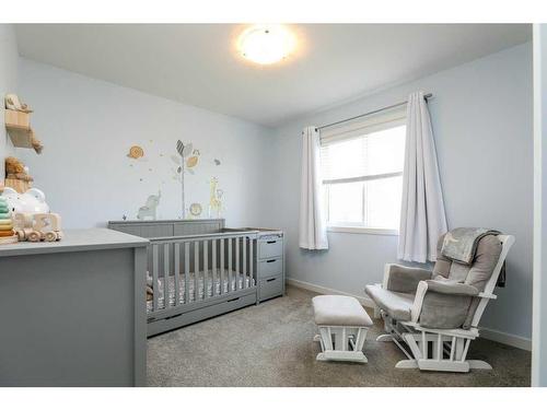 466 Mt Sundance Landing West, Lethbridge, AB - Indoor Photo Showing Bedroom