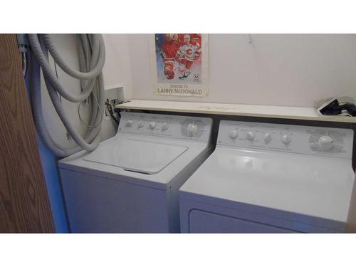 1804 7A Avenue West, Fort Macleod, AB - Indoor Photo Showing Laundry Room