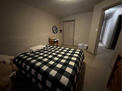 5402 44 Avenue, Taber, AB - Indoor Photo Showing Bedroom