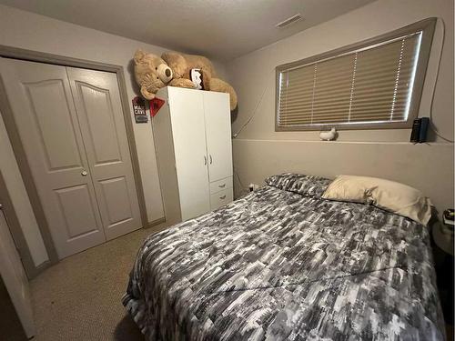 5402 44 Avenue, Taber, AB - Indoor Photo Showing Bedroom