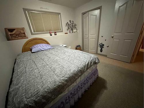 5402 44 Avenue, Taber, AB - Indoor Photo Showing Bedroom