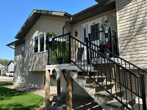 5402 44 Avenue, Taber, AB - Outdoor With Exterior