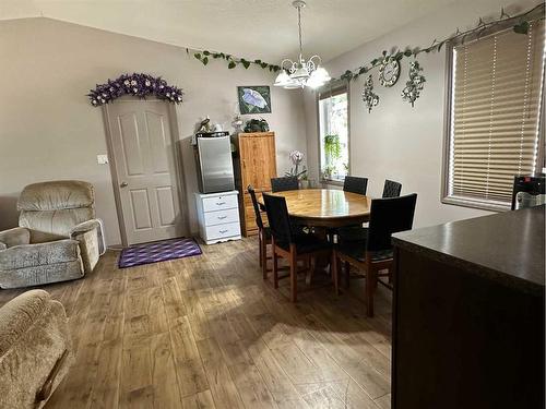 5402 44 Avenue, Taber, AB - Indoor Photo Showing Dining Room