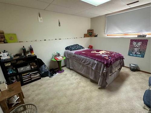 4009 Heritage Drive, Taber, AB - Indoor Photo Showing Bedroom