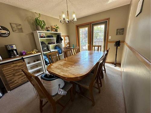 4009 Heritage Drive, Taber, AB - Indoor Photo Showing Dining Room