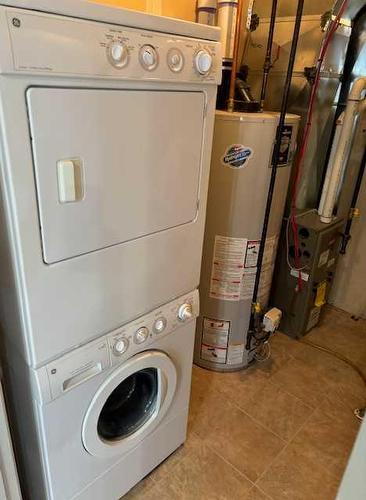 143 Mt Sundance Crescent West, Lethbridge, AB - Indoor Photo Showing Laundry Room