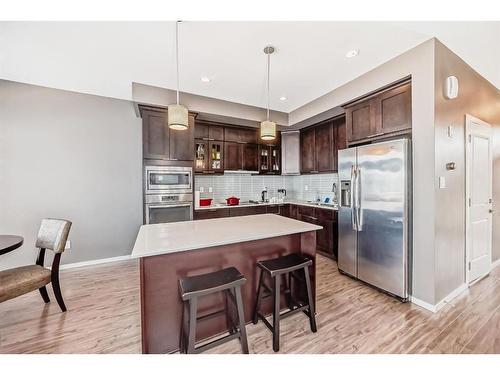 3-406 Highlands Boulevard West, Lethbridge, AB - Indoor Photo Showing Kitchen