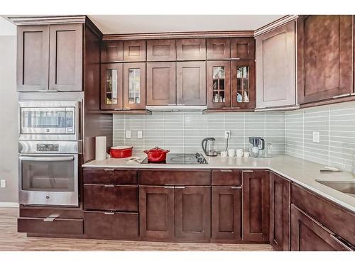 3-406 Highlands Boulevard West, Lethbridge, AB - Indoor Photo Showing Kitchen With Upgraded Kitchen