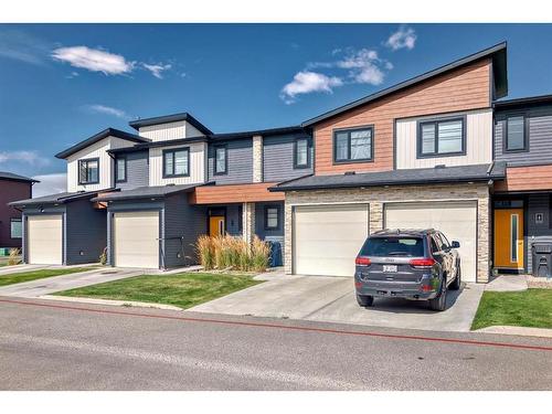 3-406 Highlands Boulevard West, Lethbridge, AB - Outdoor With Facade