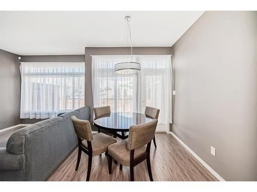 3-406 Highlands Boulevard West, Lethbridge, AB - Indoor Photo Showing Dining Room