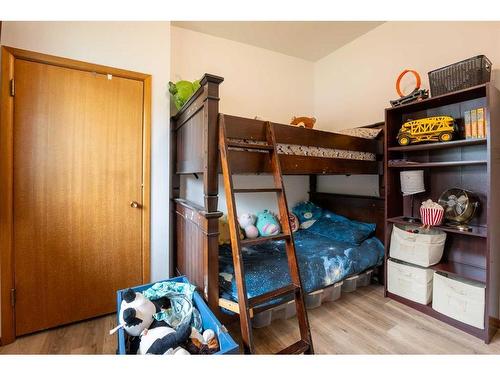 1110 10 Street South, Lethbridge, AB - Indoor Photo Showing Bedroom