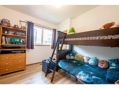 1110 10 Street South, Lethbridge, AB - Indoor Photo Showing Bedroom