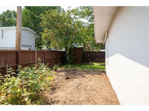 1110 10 Street South, Lethbridge, AB - Outdoor