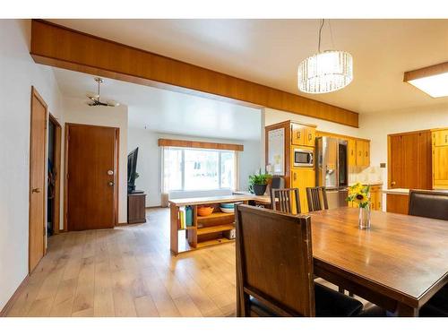 1110 10 Street South, Lethbridge, AB - Indoor Photo Showing Dining Room