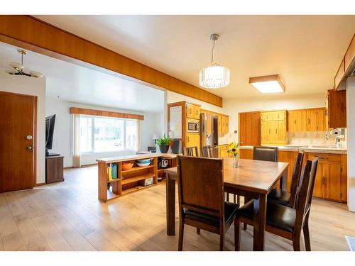 1110 10 Street South, Lethbridge, AB - Indoor Photo Showing Dining Room