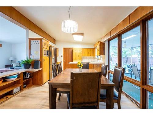 1110 10 Street South, Lethbridge, AB - Indoor Photo Showing Dining Room