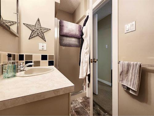 3805 Redwood Road South, Lethbridge, AB - Indoor Photo Showing Bathroom