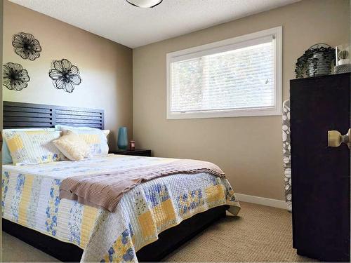 3805 Redwood Road South, Lethbridge, AB - Indoor Photo Showing Bedroom