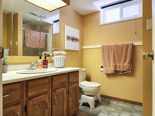 3805 Redwood Road South, Lethbridge, AB - Indoor Photo Showing Bathroom