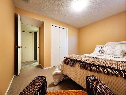 3805 Redwood Road South, Lethbridge, AB - Indoor Photo Showing Bedroom